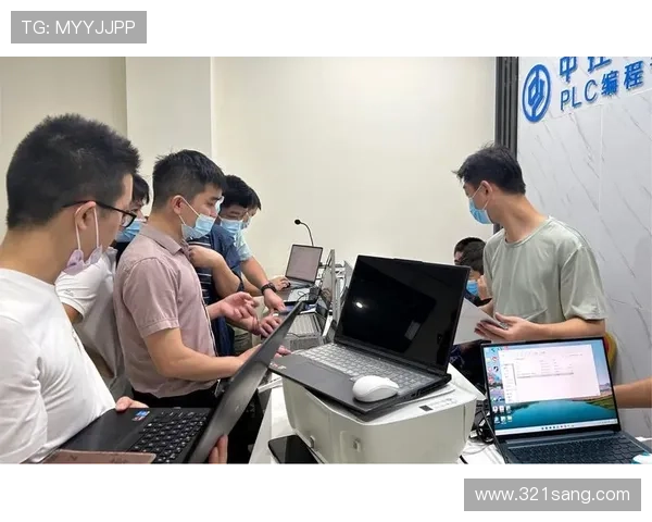 利用K8视讯中心的客户服务支持，解决游戏中遇到的各种技术与操作问题